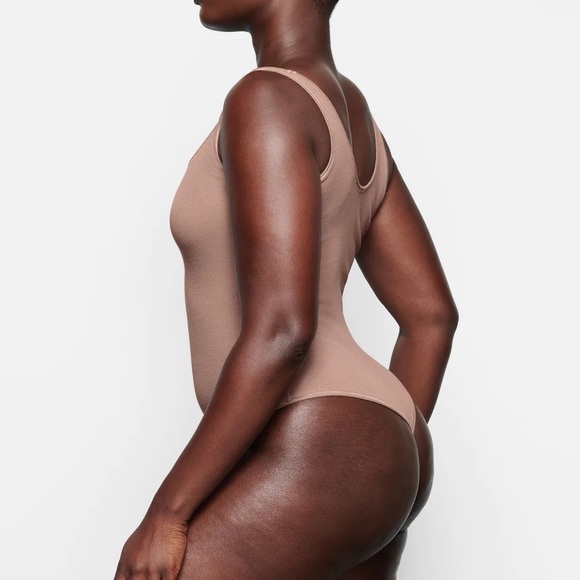 SKIMS COTTON RIB BODYSUIT Umber - Picture 3 of 6
